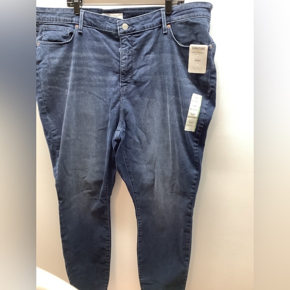 Signature Gold Size 26M Levi Strauss Totally Shaping Skinny Jeans. New - Picture 3 of 8